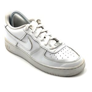 Nike Air Force 1 LE White Sneakers UNISEX Big Kids Size 7Y or Women’s Sz 8.5